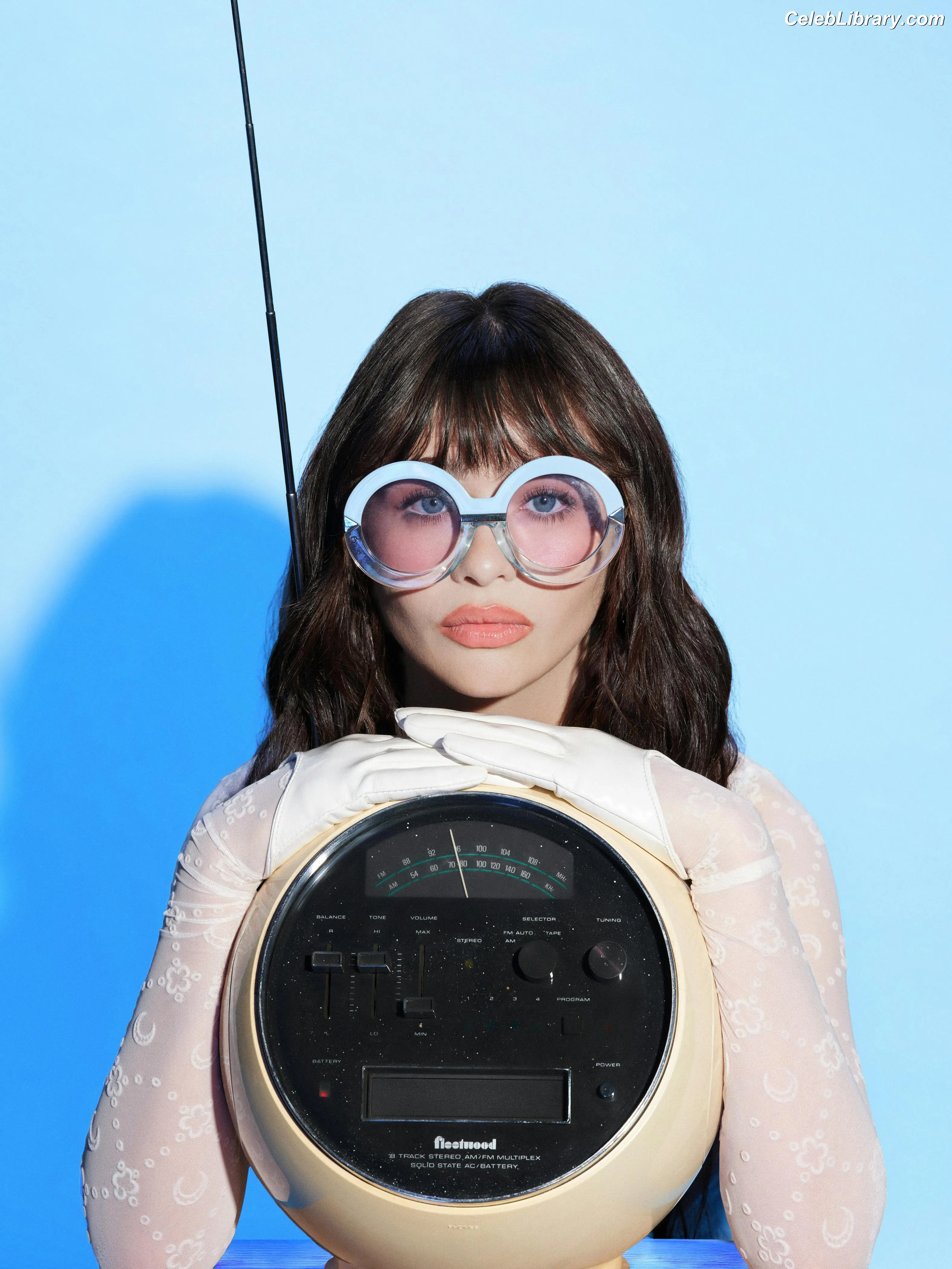 Malina Weissman photo 3 of 497
