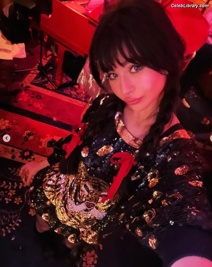 Malina Weissman photo 8 of 497