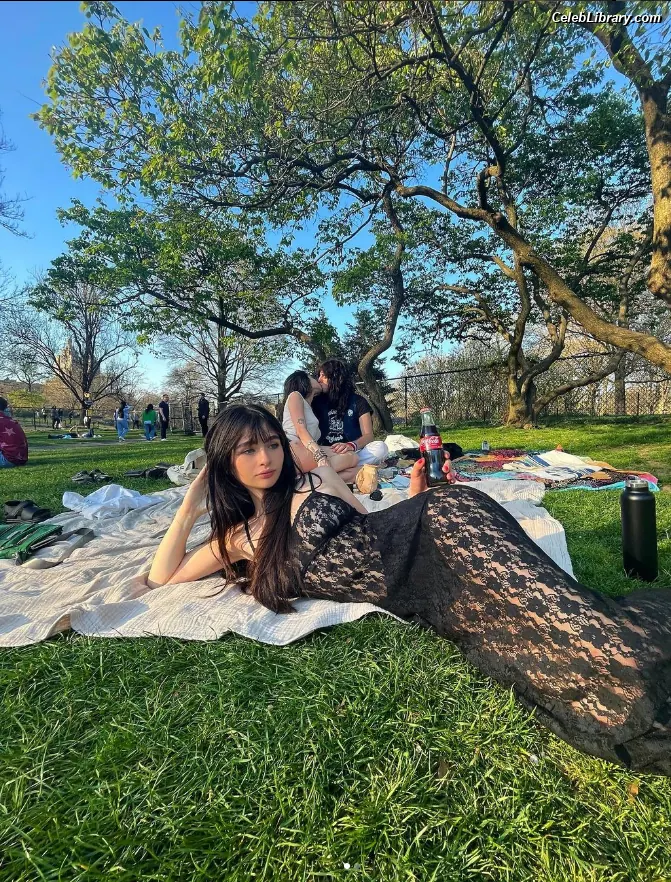 Malina Weissman photo 18 of 497