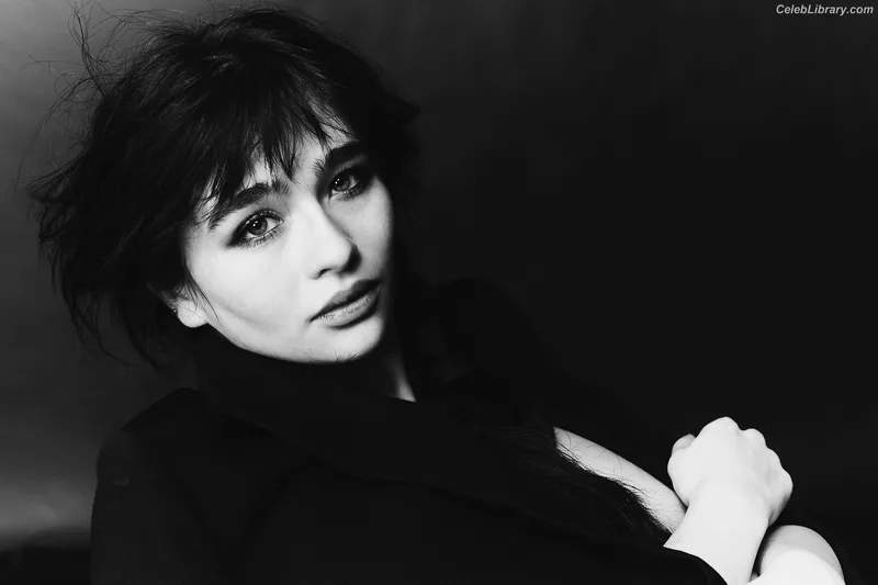 Malina Weissman photo 10 of 498