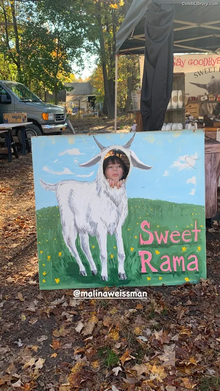 Malina Weissman photo 15 of 498