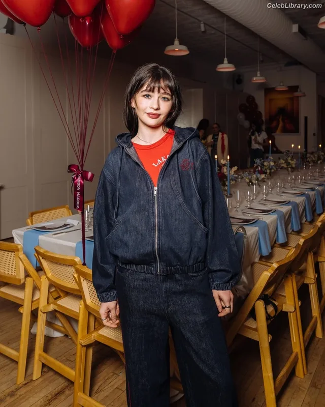 Malina Weissman photo 20 of 498