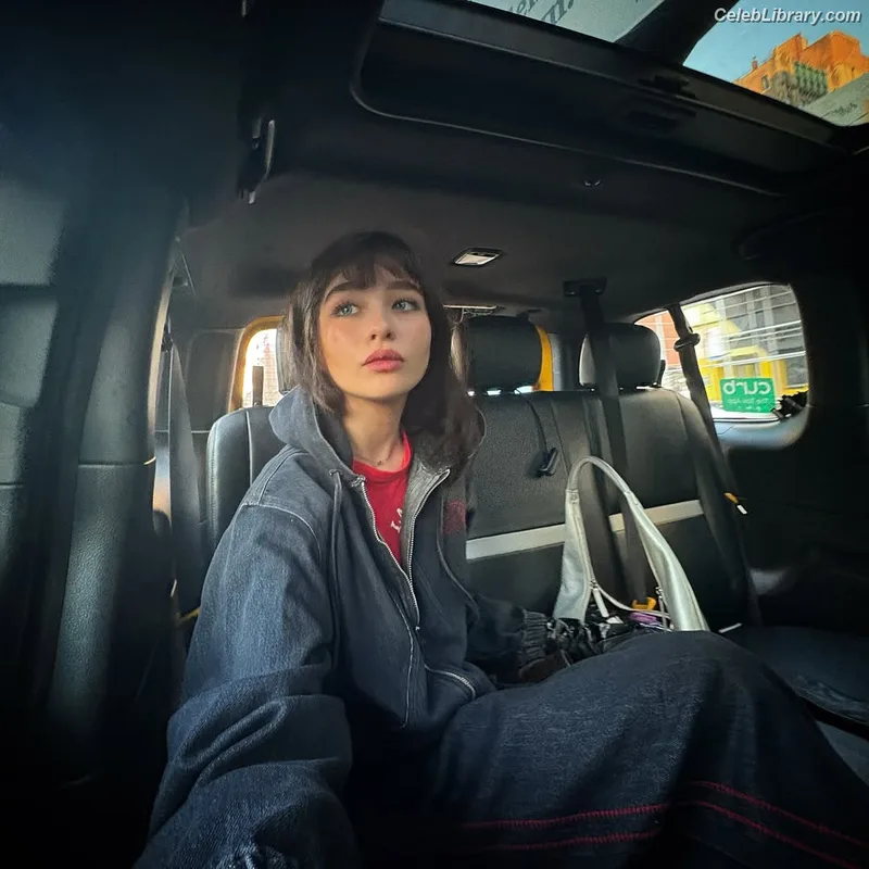 Malina Weissman photo 22 of 498