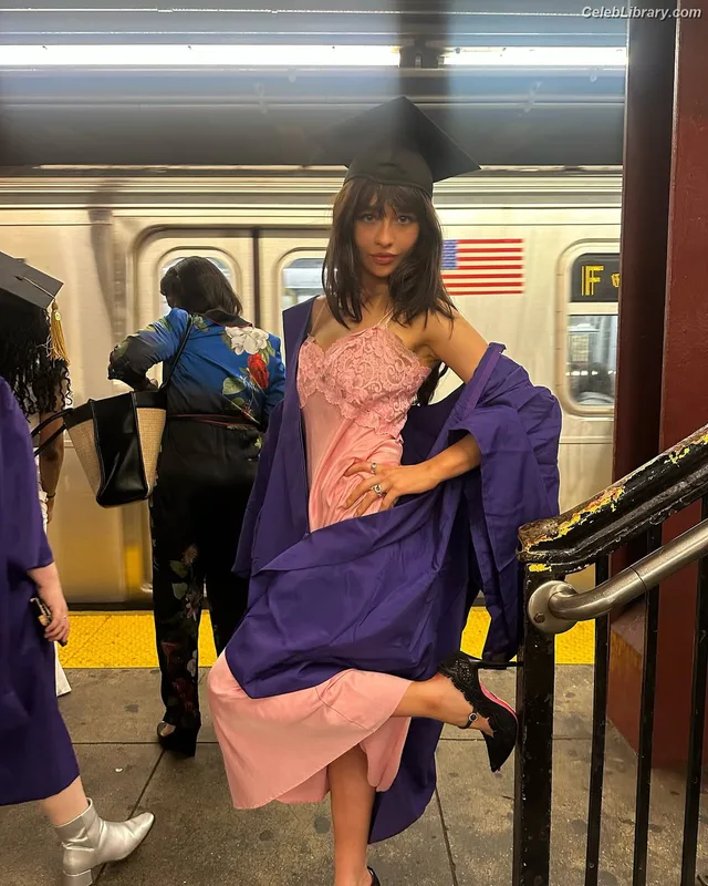Malina Weissman photo 10 of 498