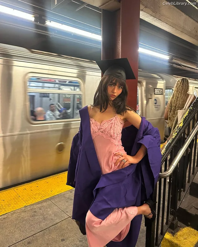 Malina Weissman photo 12 of 498