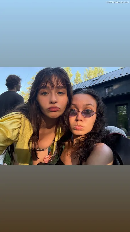Malina Weissman photo 19 of 498