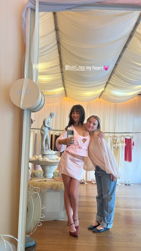 Malina Weissman photo 5 of 498