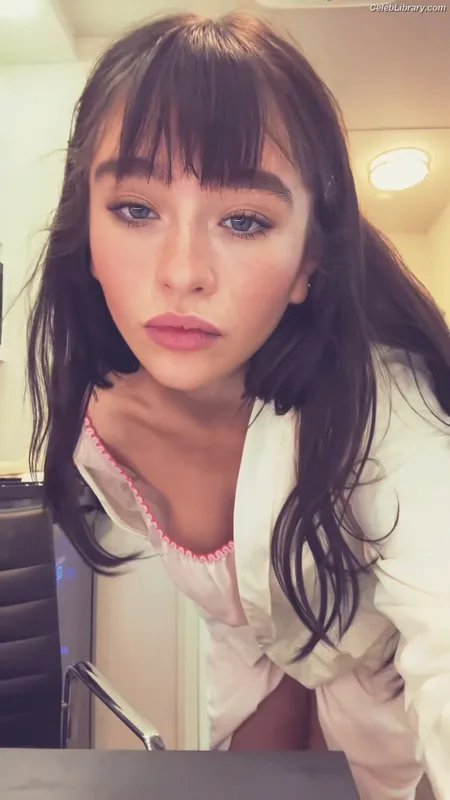 Malina Weissman photo 10 of 498
