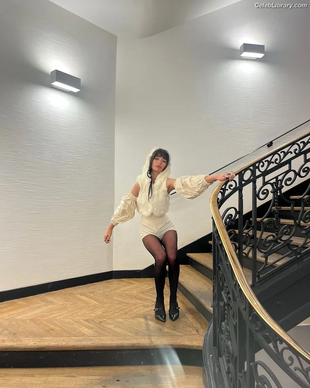 Malina Weissman photo 13 of 498