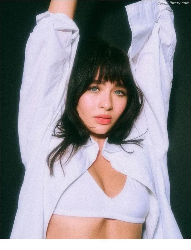 Malina Weissman photo 22 of 498