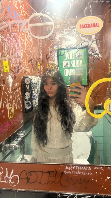 Malina Weissman photo 6 of 498