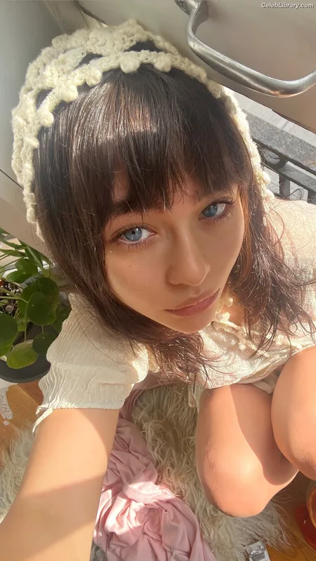 Malina Weissman photo 16 of 498