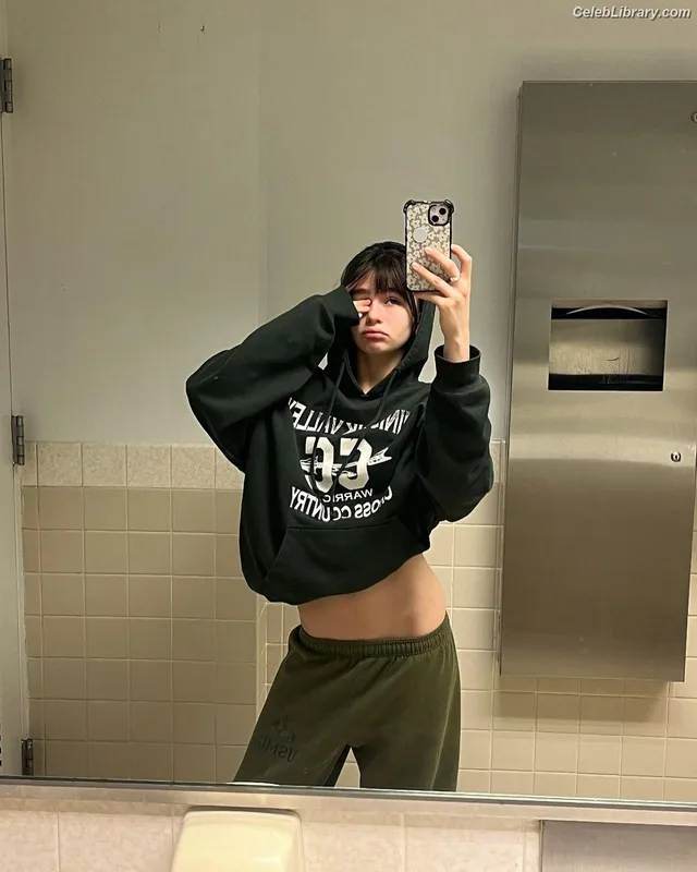 Malina Weissman photo 18 of 498