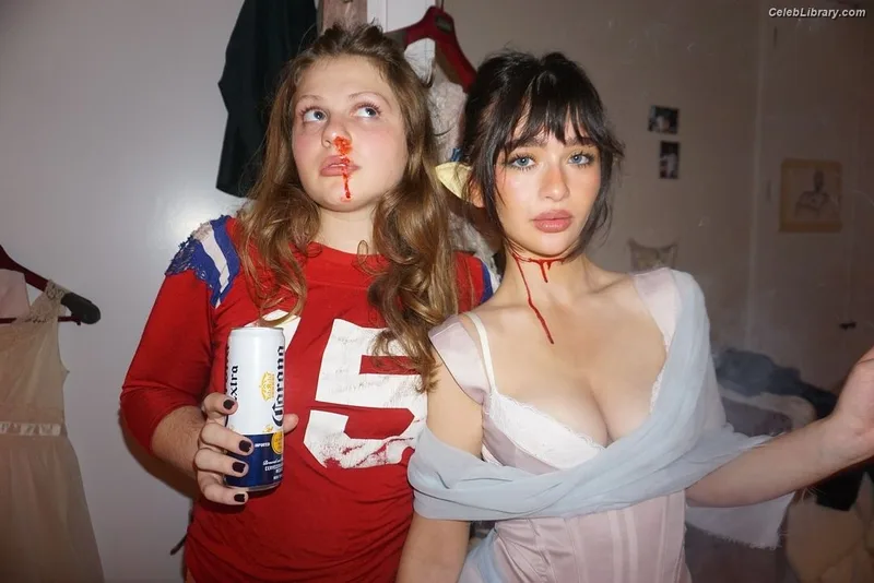 Malina Weissman photo 2 of 498