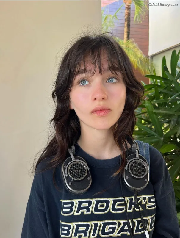 Malina Weissman photo 8 of 498