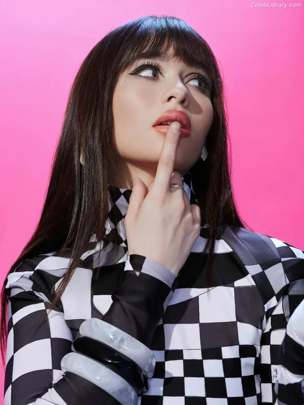 Malina Weissman photo 21 of 498