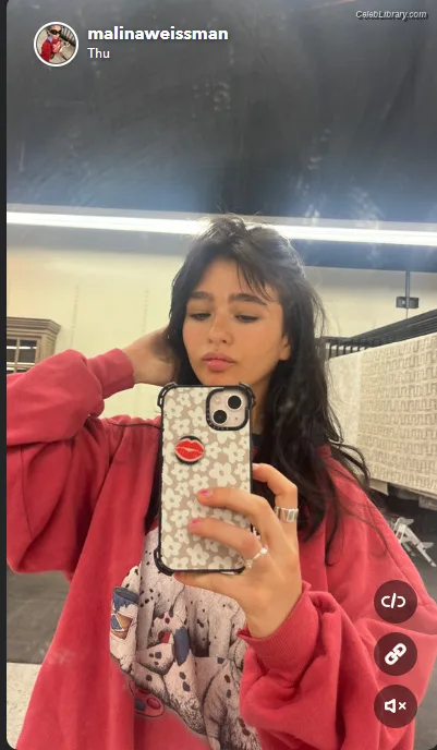 Malina Weissman photo 17 of 498