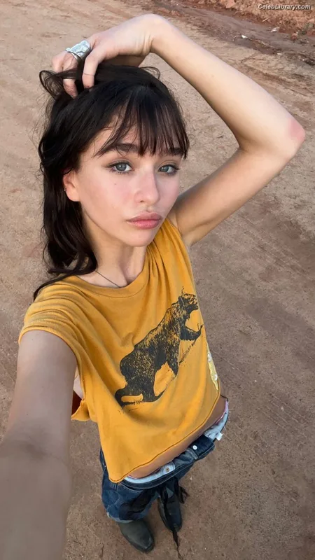 Malina Weissman photo 22 of 498