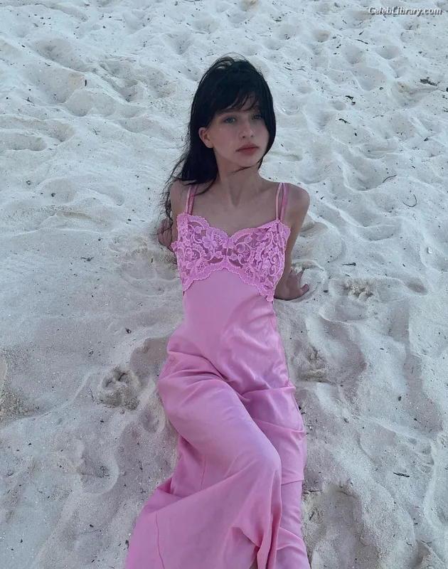 Malina Weissman photo 24 of 498