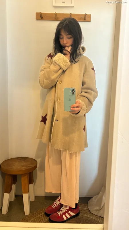 Malina Weissman photo 4 of 498