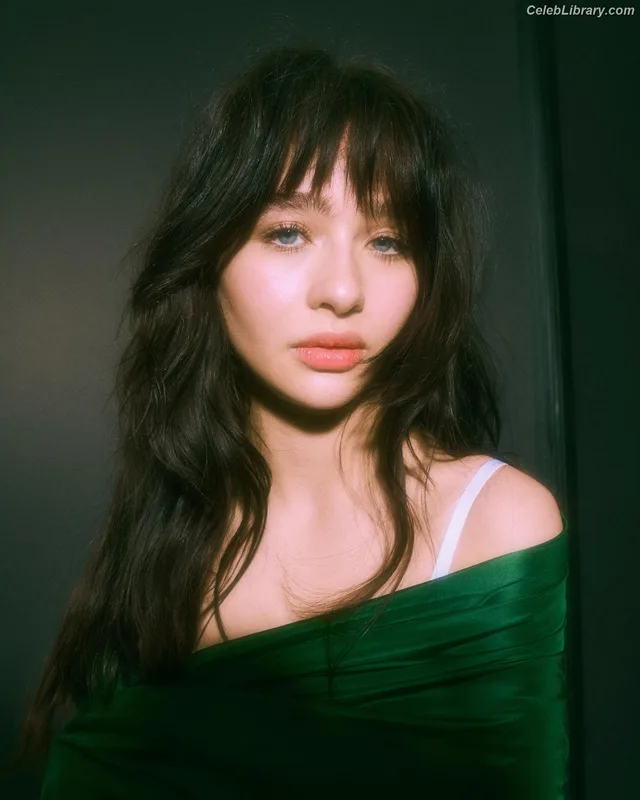 Malina Weissman photo 16 of 498