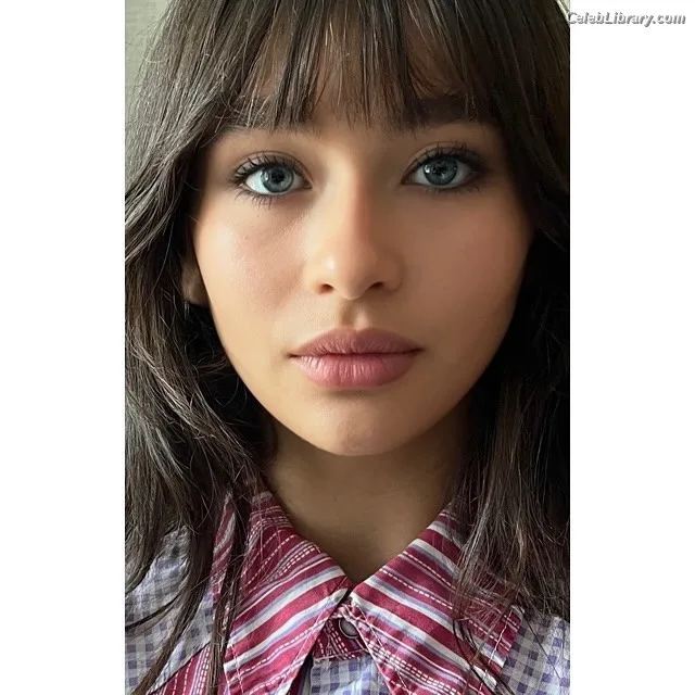 Malina Weissman photo 7 of 498