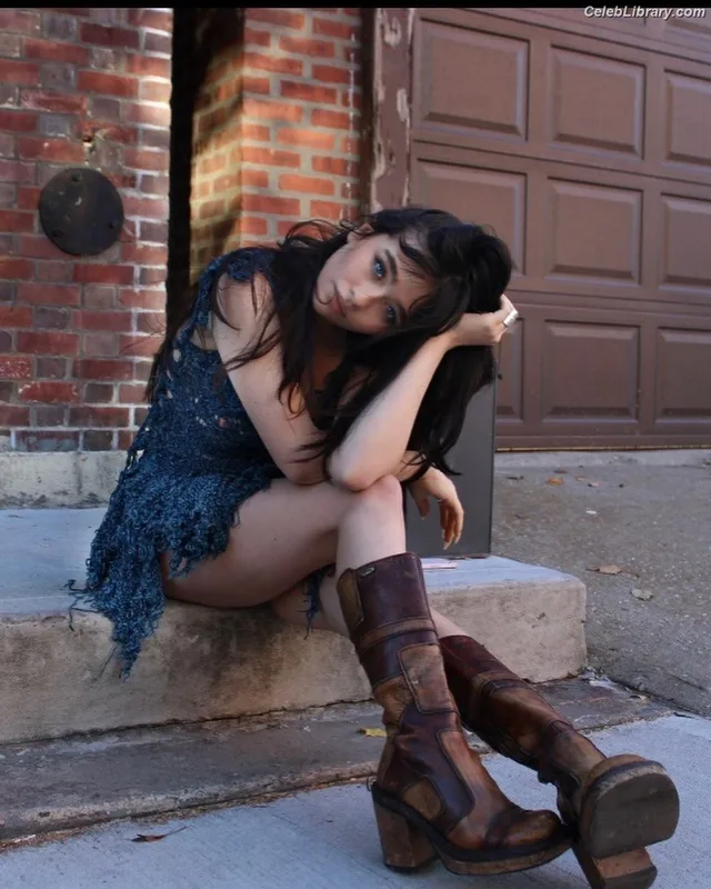 Malina Weissman photo 8 of 498