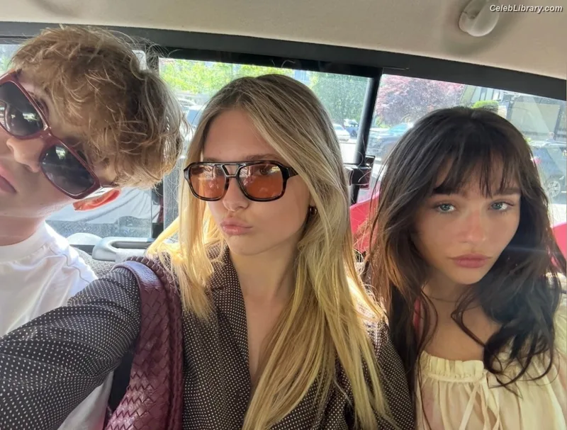 Malina Weissman photo 21 of 498