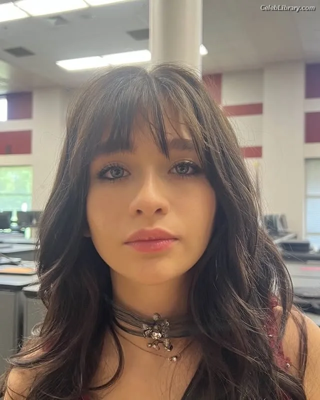 Malina Weissman photo 24 of 498