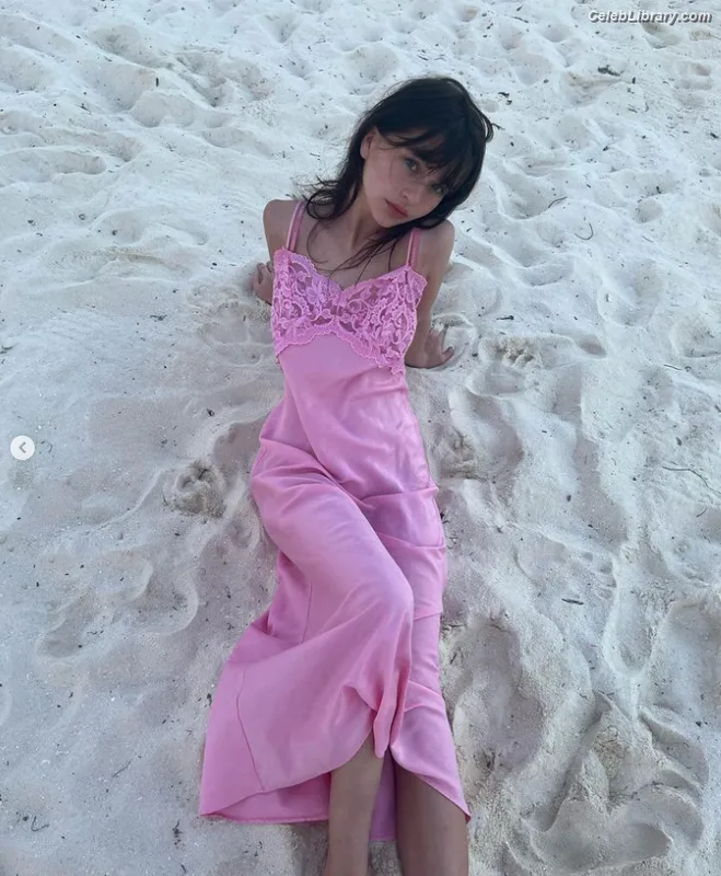Malina Weissman photo 15 of 498