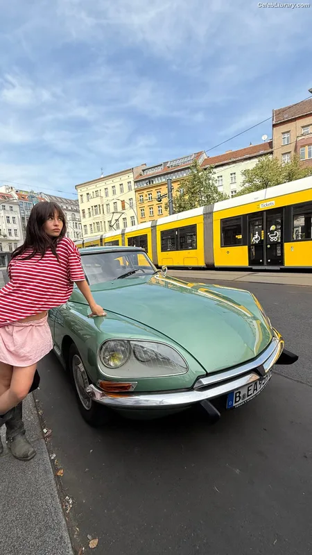 Malina Weissman photo 20 of 498