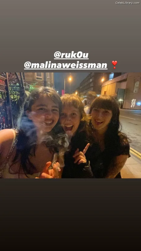 Malina Weissman photo 7 of 498