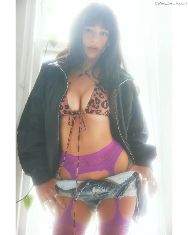 Malina Weissman photo 3 of 498