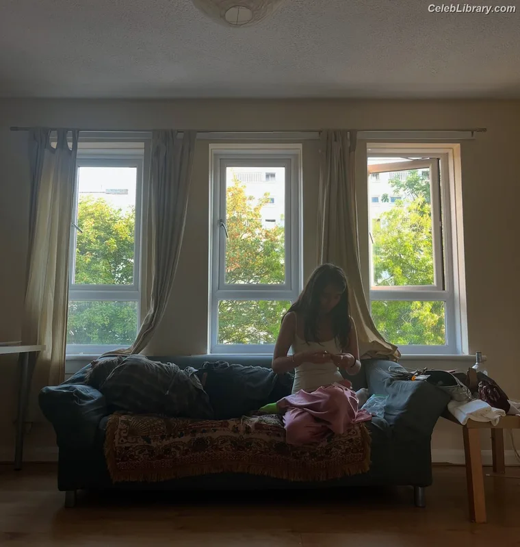 Malina Weissman photo 1 of 498