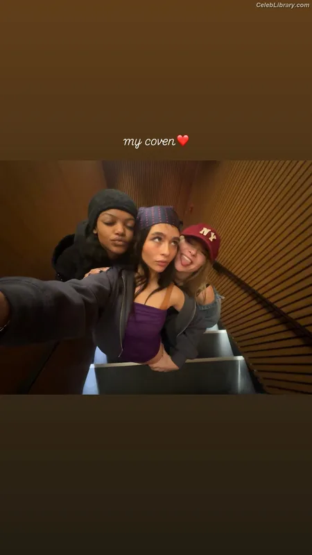 Malina Weissman photo 10 of 498