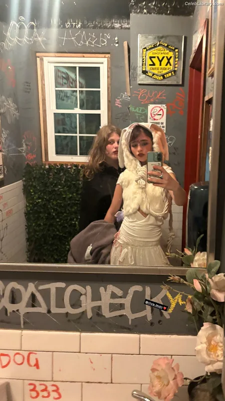 Malina Weissman photo 13 of 498