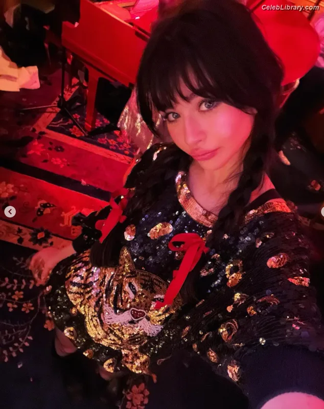 Malina Weissman photo 8 of 498