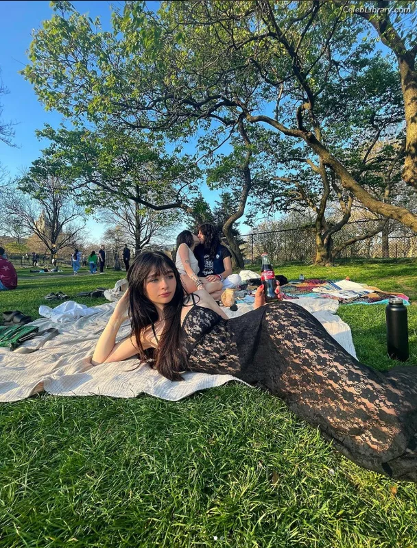 Malina Weissman photo 18 of 498