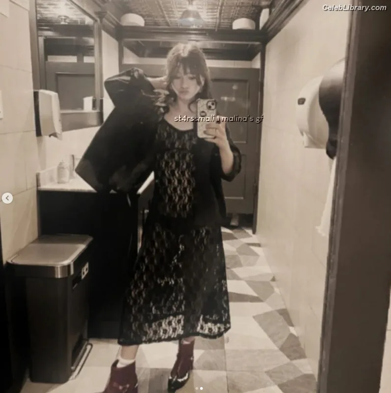 Malina Weissman photo 22 of 498
