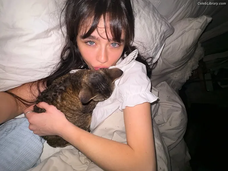 Malina Weissman photo 3 of 498