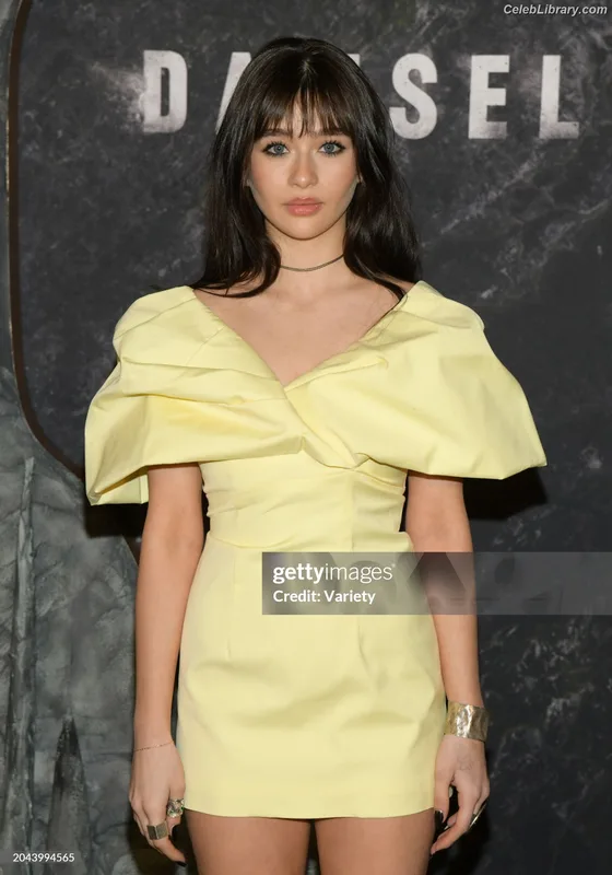 Malina Weissman photo 22 of 498