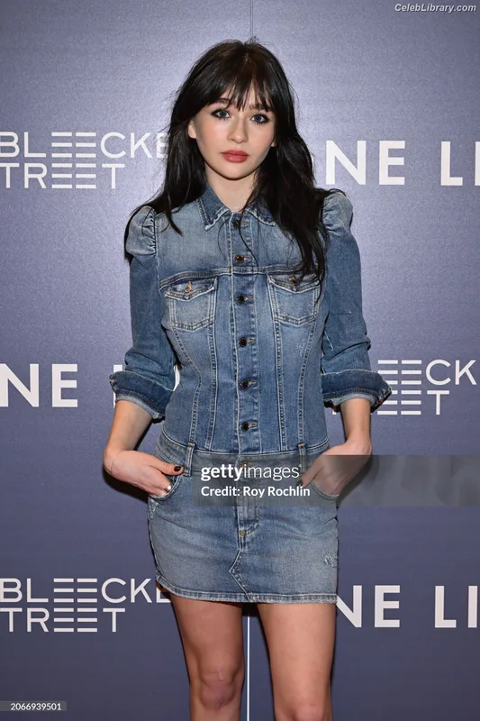 Malina Weissman photo 7 of 498