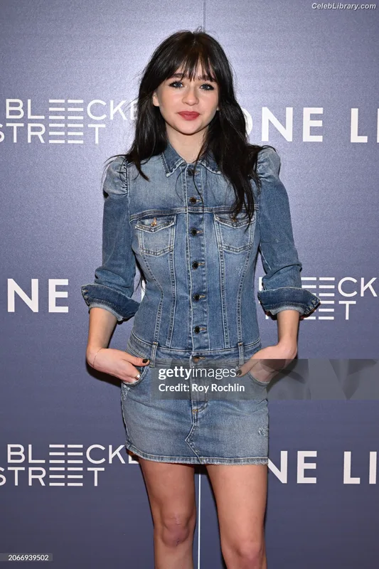 Malina Weissman photo 8 of 498