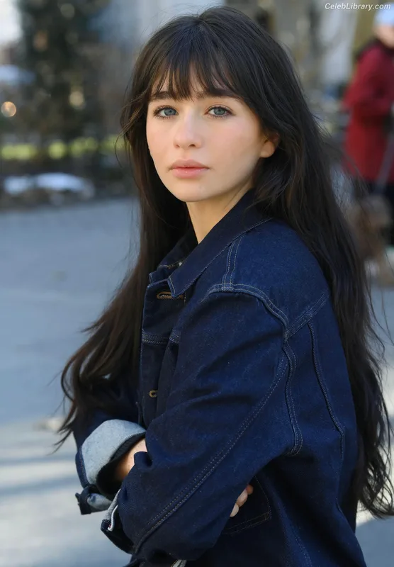 Malina Weissman photo 12 of 498