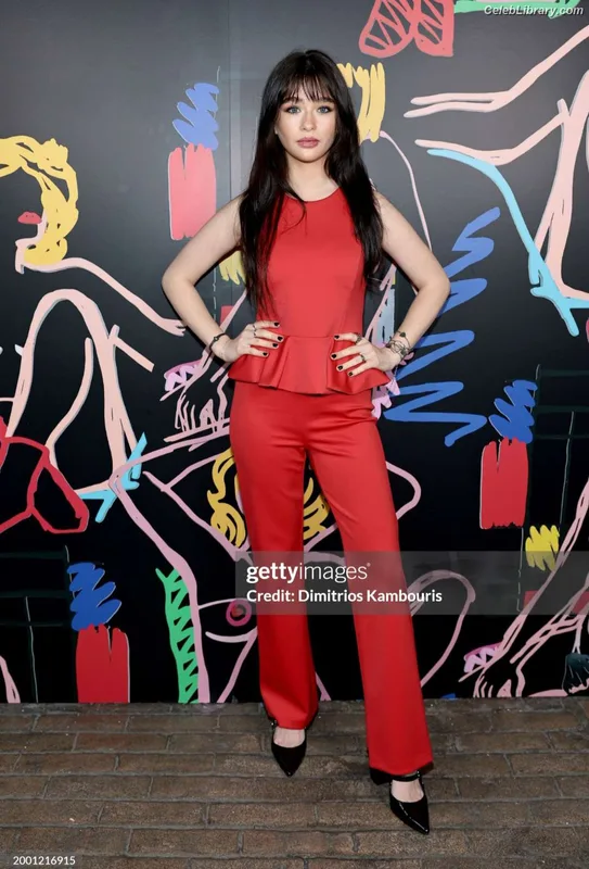 Malina Weissman photo 1 of 498