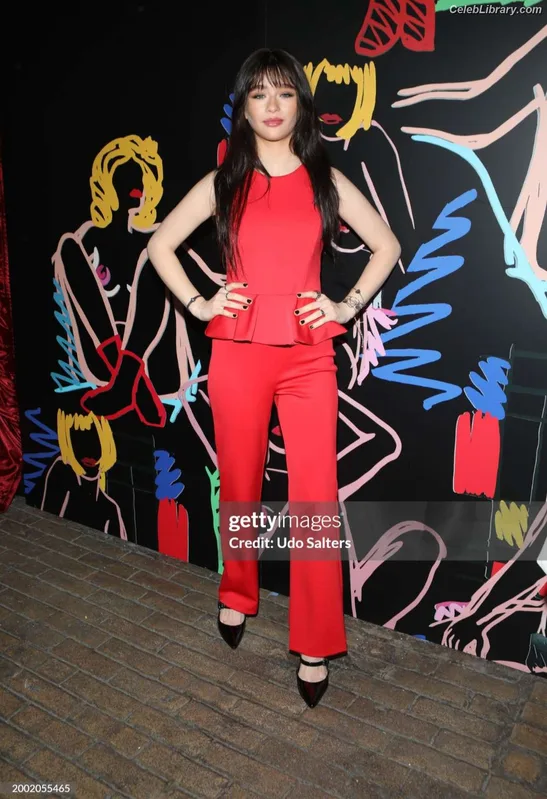 Malina Weissman photo 3 of 498