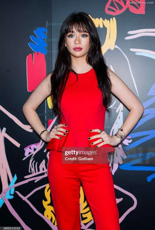 Malina Weissman photo 4 of 498