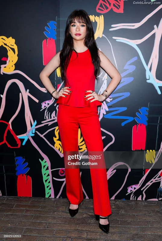 Malina Weissman photo 5 of 498