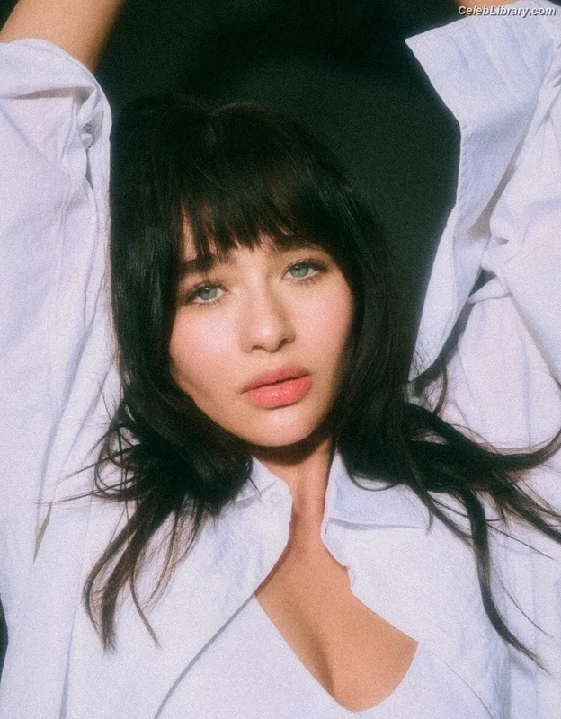 Malina Weissman photo 14 of 498