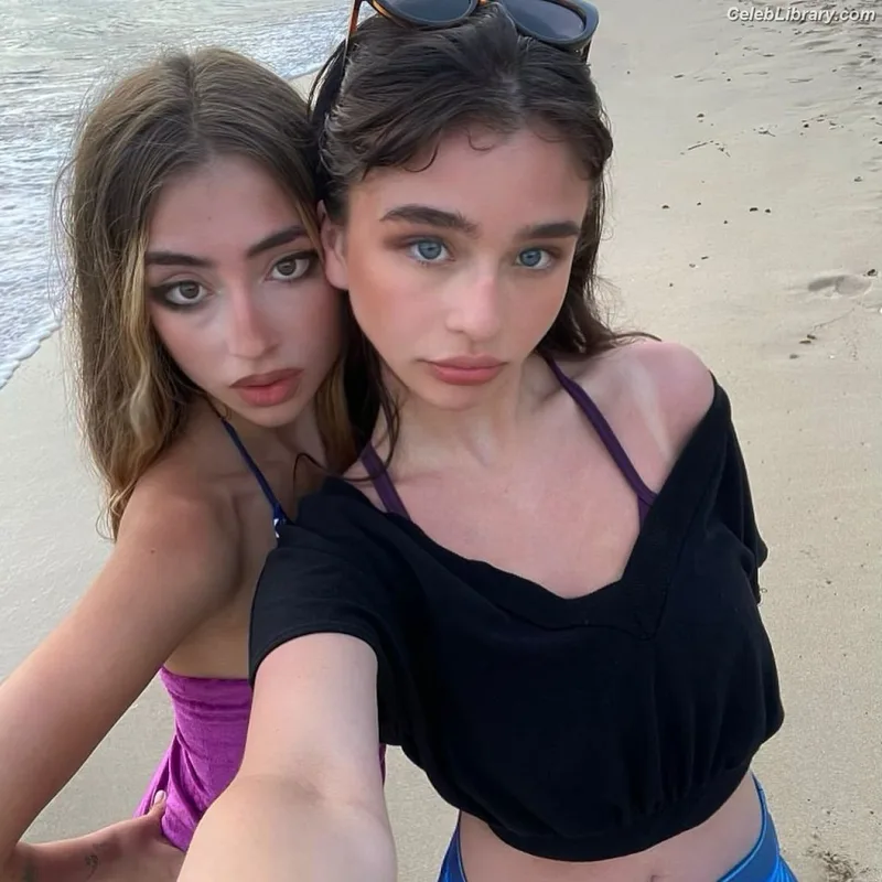 Malina Weissman photo 7 of 498